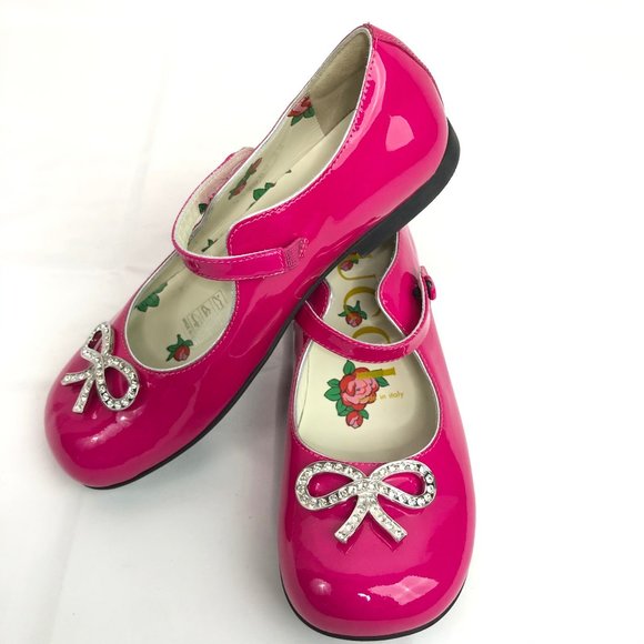 girls pink patent shoes